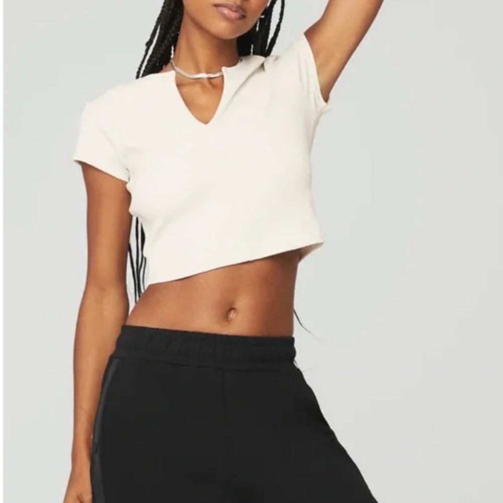 ALO Yoga Cream Cropped Top